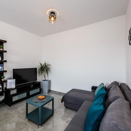 Kaštela Apartmani Ujakovic מראה חיצוני תמונה