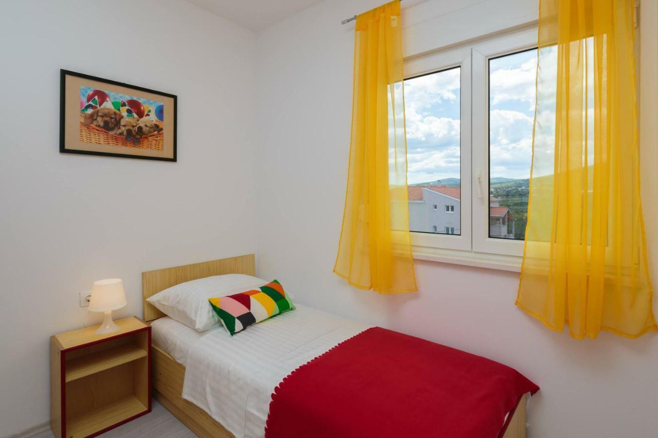 Kaštela Apartmani Ujakovic מראה חיצוני תמונה