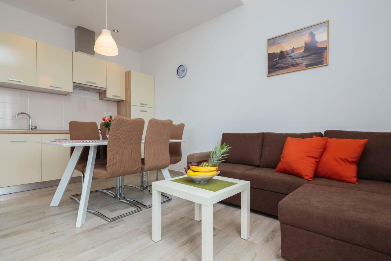 Kaštela Apartmani Ujakovic מראה חיצוני תמונה